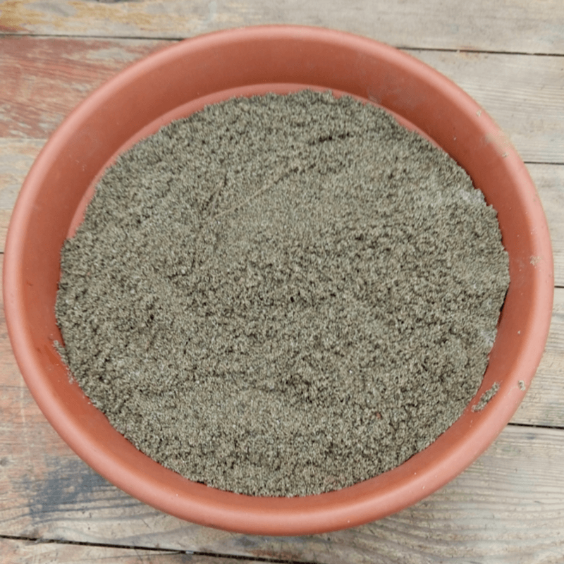 Coprire la terra con sabbia silicea